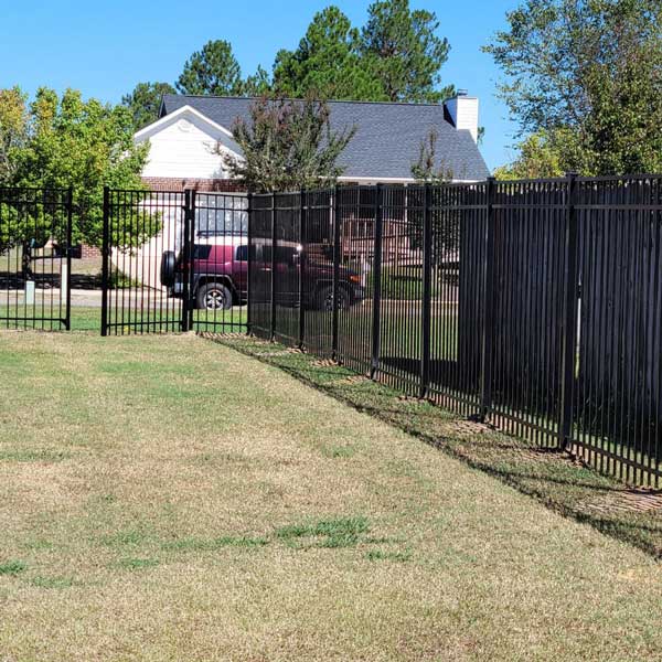 Quality Aluminum Fence Installation